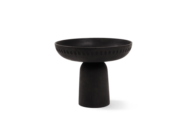 A black NERA BOWL with a white background, embodying Gestalt Haus.