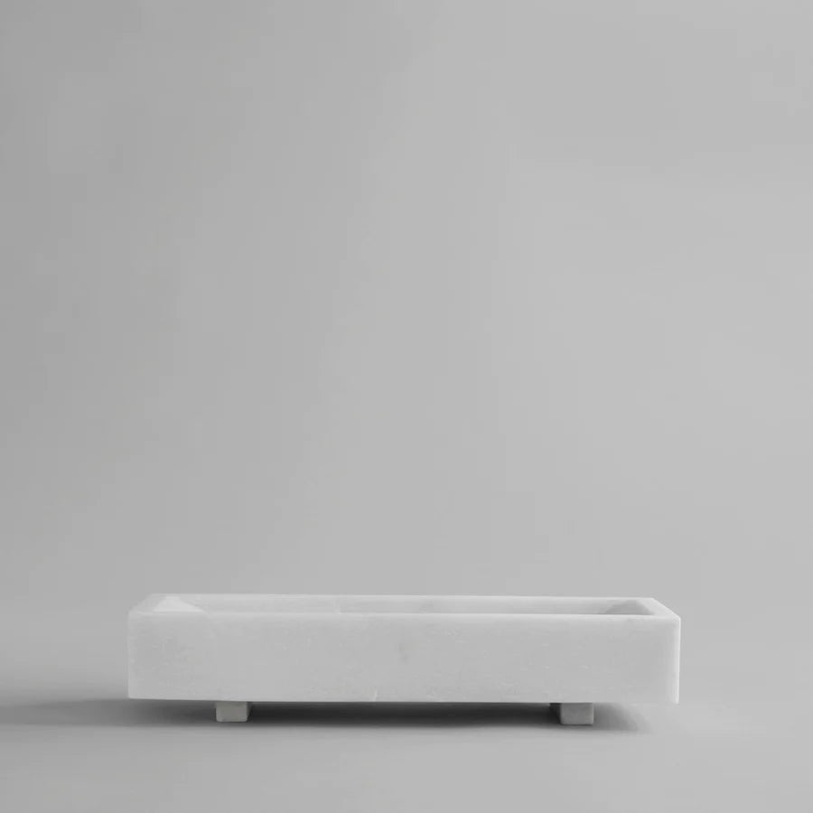A white rectangular FORMALISM TRAY on a grey background by 101 COPENHAGEN, showcasing Gestalt design principles.