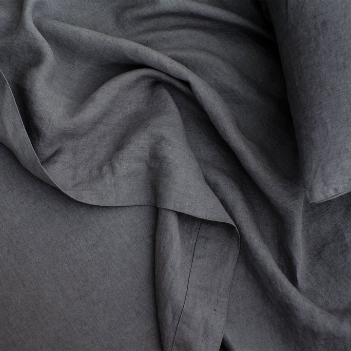 A close up image of a grey CULTIVER LINEN SHEET SET with PILLOWCASES.